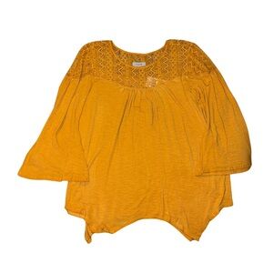 Cupio Relaxed Honey Gold Blouse with Bell Sleeves & Lace Detail NWT